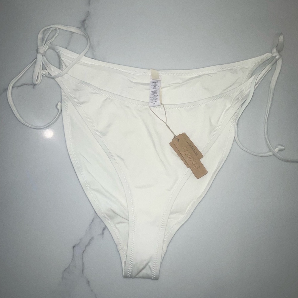 NWT Skims swim tie bottom